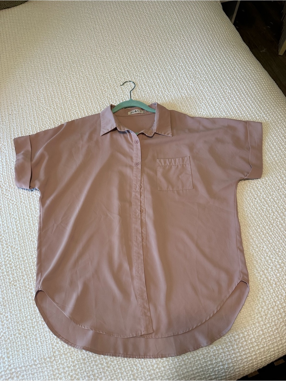 Casual Short-Sleeve Button-Up Shirt in Dusty Rose